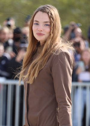 Kristine Frøseth Froseth arrives at the Loewe Women s Ready-to-Wear Spring Summer 2027 show during Paris Fashion Week (PFW) on the Esplanade Saint-Louis in Paris, France, on October 2, 2026. Denis Guignebourg, Bestimage. Arrivals at the Loewe Women’s Ready-to-Wear Spring Summer 2027 show as part of Paris Fashion Week on October 2, 2026, in Paris, France. Paris, France  Copyright: xDenisxGuignebourgx xBestimagexDenisxGuignebourgx xBestimagex