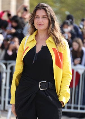 Laetitia Casta arrives at the Loewe Women’s Ready-to-Wear Spring Summer 2027 show during Paris Fashion Week (PFW) on the Esplanade Saint-Louis in Paris, France, on October 2, 2026. Denis Guignebourg, Bestimage. Arrivals at the Loewe Women’s Spring Summer 2027 Ready-to-Wear show as part of Paris Fashion Week on October 2, 2026, in Paris, France. Paris, France  Copyright: xDenisxGuignebourgx xBestimagexDenisxGuignebourgx xBestimagex