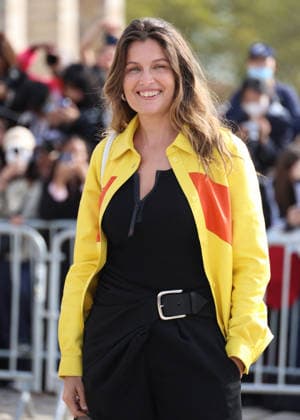 Laetitia Casta arrives at the Loewe Women’s Ready-to-Wear Spring Summer 2027 show during Paris Fashion Week (PFW) on the Esplanade Saint-Louis in Paris, France, on October 2, 2026. Denis Guignebourg, Bestimage. Arrivals at the Loewe Women’s Spring Summer 2027 Ready-to-Wear show as part of Paris Fashion Week on October 2, 2026, in Paris, France. Paris, France  Copyright: xDenisxGuignebourgx xBestimagexDenisxGuignebourgx xBestimagex