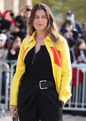 Laetitia Casta arrives at the Loewe Women’s Ready-to-Wear Spring Summer 2027 show during Paris Fashion Week (PFW) on the Esplanade Saint-Louis in Paris, France, on October 2, 2026. Denis Guignebourg, Bestimage. Arrivals at the Loewe Women’s Spring Summer 2027 Ready-to-Wear show as part of Paris Fashion Week on October 2, 2026, in Paris, France. Paris, France  Copyright: xDenisxGuignebourgx xBestimagexDenisxGuignebourgx xBestimagex