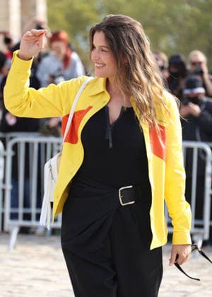Laetitia Casta arrives at the Loewe Women’s Ready-to-Wear Spring Summer 2027 show during Paris Fashion Week (PFW) on the Esplanade Saint-Louis in Paris, France, on October 2, 2026. Denis Guignebourg, Bestimage. Arrivals at the Loewe Women’s Spring Summer 2027 Ready-to-Wear show as part of Paris Fashion Week on October 2, 2026, in Paris, France. Paris, France  Copyright: xDenisxGuignebourgx xBestimagexDenisxGuignebourgx xBestimagex