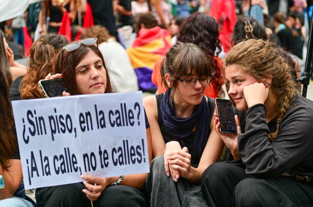 October 2, 2026, Madrid, Madrid, SPAIN: Tenants and housing activists gather outside the Congress of Deputies in Madrid during a demonstration called by the Sindicato de Inquilinas e Inquilinos de Madrid. The protest takes place on the Spanish Parliament votes on two Royal Decree-Laws on housing: one concerning measures to protect the social function of housing and increase affordable housing supply, and another aimed at strengthening the stability of habitual rental contracts. The demonstration was organized to pressure lawmakers during the vote. Junts had announced its opposition to the measures, while PP and Vox were also expected to vote against them. Madrid SPAIN - ZUMAz108 20261002_znp_z108_055 Copyright: xRichardxZubelzux