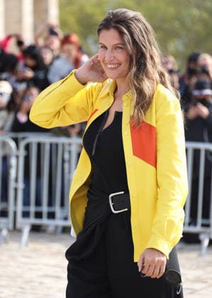 Laetitia Casta arrives at the Loewe Women’s Ready-to-Wear Spring Summer 2027 show during Paris Fashion Week (PFW) on the Esplanade Saint-Louis in Paris, France, on October 2, 2026. Denis Guignebourg, Bestimage. Arrivals at the Loewe Women’s Spring Summer 2027 Ready-to-Wear show as part of Paris Fashion Week on October 2, 2026, in Paris, France. Paris, France  Copyright: xDenisxGuignebourgx xBestimagexDenisxGuignebourgx xBestimagex