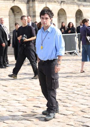 Aidan Zamiri arrives at the Loewe Women s Ready-to-Wear Spring Summer 2027 show during Paris Fashion Week (PFW) on the Esplanade Saint-Louis in Paris, France, on October 2, 2026. Denis Guignebourg, Bestimage. Arrivals at the Loewe Women’s Ready-to-Wear Spring Summer 2027 show as part of Paris Fashion Week on October 2, 2026, in Paris, France. Paris, France Copyright: xDenisxGuignebourgx xBestimagexDenisxGuignebourgx xBestimagex