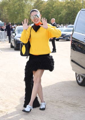Guests arriving at the Loewe Women’s Ready-to-Wear Spring Summer 2027 show during Paris Fashion Week (PFW) on the Esplanade Saint-Louis in Paris, France, on October 2, 2026. Denis Guignebourg, Bestimage. Arrivals at the Loewe Women’s Ready-to-Wear Spring Summer 2027 show as part of Paris Fashion Week on October 2, 2026, in Paris, France. Paris, France Copyright: xDenisxGuignebourgx xBestimagexDenisxGuignebourgx xBestimagex