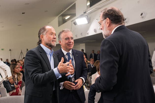 Second Day of the La Toja Vínculo Atlántico Forum Former Prime Minister Mariano Rajoy spoke during the La Toja Vínculo Atlántico Forum on October 2, 2026, in O Grove, Pontevedra, Galicia, Spain. The La Toja Vínculo Atlántico Forum is a renowned annual forum for debate and reflection focused on the defense of liberal democracy, the Atlantic partnership, and international cooperation. Founded in 2019 on the initiative of Josep Piqué, Amancio López Seijas, and the Hotusa Group, it brings together prominent political and business leaders, academics, and representatives of civil society on the island of La Toja. OCTOBER 2, 2026 Elena Ferná O Grove, Pontevedra, Galicia O Grove, Pontevedra, Galicia, Spain Copyright: xElenaxFernandezx 7815546