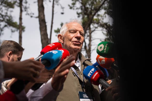 Second Day of the La Toja Vínculo Atlántico Forum Josep Borrell, former High Representative of the European Union for Foreign Affairs and Security Policy, speaks to the media during the La Toja Vínculo Atlántico Forum on October 2, 2026, in O Grove, Pontevedra, Galicia, Spain. The La Toja Vínculo Atlántico Forum is a renowned annual forum for debate and reflection focused on the defense of liberal democracy, the Atlantic partnership, and international cooperation. Founded in 2019 on the initiative of Josep Piqué, Amancio López Seijas, and the Hotusa Group, it brings together prominent political and business leaders, academics, and representatives of civil society on the island of La Toja. OCTOBER 2, 2026 Elena Ferná O Grove, Pontevedra, Ga Copyright: xElenaxFernandezx 7815557