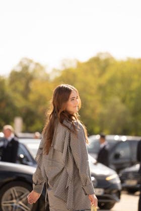 IPA89217655 - Paris, France, October 2, 2026. Guests arrive at the LOEWE Spring Summer 2027 fashion show during Paris Fashion Week Pictured: guest  Copyright: xGINEVRAxFATARELLAx xx IPA89217655