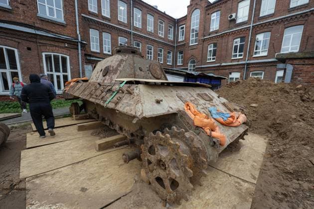 The German Panther tank (Panzerkampfwagen V Panther), discovered during construction work on the territory of the Kazan National Research Technological University (KNRTU-KHTI), before being sent to the museum complex of civil and military equipment of the UMMC Sverdlovsk region. AndreyxTitov