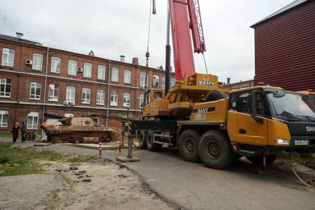 The German Panther tank (Panzerkampfwagen V Panther), discovered during construction work on the territory of the Kazan National Research Technological University (KNRTU-KHTI), before being sent to the museum complex of civil and military equipment of the UMMC Sverdlovsk region. AndreyxTitov