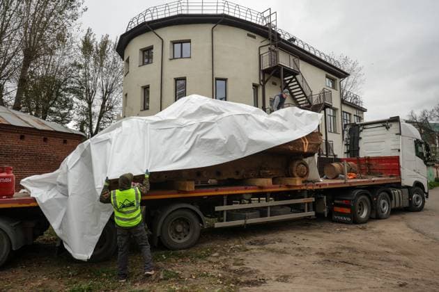 The German Panther tank (Panzerkampfwagen V Panther), discovered during construction work on the territory of the Kazan National Research Technological University (KNRTU-KHTI), is being prepared for shipment to the museum complex of civil and military equipment of the UMMC Sverdlovsk region. AndreyxTitov