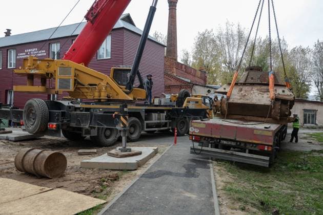 The German Panther tank (Panzerkampfwagen V Panther), discovered during construction work on the territory of the Kazan National Research Technological University (KNRTU-KHTI), is being prepared for shipment to the museum complex of civil and military equipment of the UMMC Sverdlovsk region. AndreyxTitov