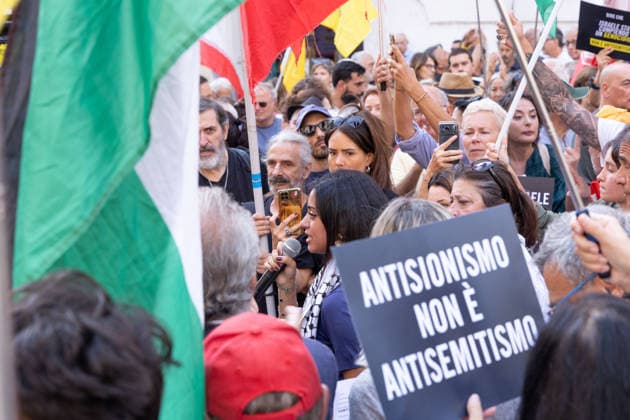IPA89220796 - Protest in Piazza Montecitorio in Rome against the passage of the Anti-Semitism Decree-Law  Copyright: xMatteoxNardonex xx IPA89220796