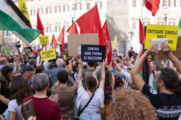 IPA89220770 - Protest in Piazza Montecitorio in Rome against the passage of the Anti-Semitism Decree-Law  Copyright: xMatteoxNardonex xx IPA89220770
