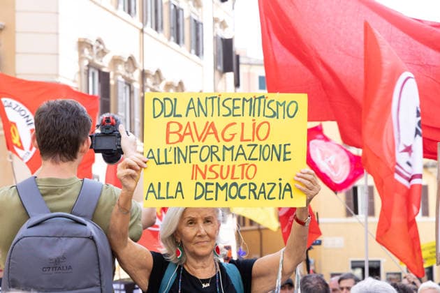 IPA89220792 - Protest in Piazza Montecitorio in Rome against the passage of the Anti-Semitism Decree-Law Copyright: xMatteoxNardonex xx IPA89220792