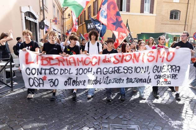 IPA89220800 - Protest in Piazza Montecitorio in Rome against the passage of the Anti-Semitism Decree-Law  Copyright: xMatteoxNardonex xx IPA89220800