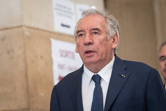 Resumption of the Francois Bayrou Trial - Paris AJ French politician Francois Bayrou returns to the courtroom after a break during a hearing of the appeal trial over the alleged misuse of European Parliament funds to pay fictitious parliamentary assistants for the centrist party MoDem, at the Paris courthouse in Paris on October 2, 2026. Former Prime minister François Bayrou and ten former MoDem executives must answer, starting September 9, 2026, before the Paris appeal court for misappropriation of funds in the case of the MEP assistants, a ten-year-old case in which the former Prime Minister had been acquitted at first instance. Photo by Alexis Jumeau ABACAPRESS.COM Paris France  Copyright: xJumeauxAlexis ABACAx