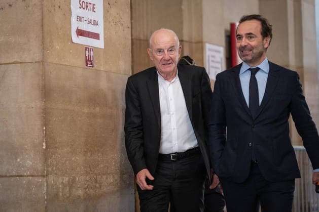 Resumption of the Francois Bayrou Trial - Paris AJ French lawyer Francis Teitgen returns to the courtroom after a break during a hearing of the appeal trial over the alleged misuse of European Parliament funds to pay fictitious parliamentary assistants for the centrist party MoDem, at the Paris courthouse in Paris on October 2, 2026. Former Prime minister François Bayrou and ten former MoDem executives must answer, starting September 9, 2026, before the Paris appeal court for misappropriation of funds in the case of the MEP assistants, a ten-year-old case in which the former Prime Minister had been acquitted at first instance. Photo by Alexis Jumeau ABACAPRESS.COM Paris France  Copyright: xJumeauxAlexis ABACAx