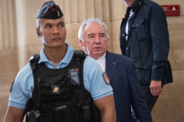 Resumption and Conclusion of the Francois Bayrou Trial - Paris AJ French politician Francois Bayrou leaves the courtroom at the end of the trial during a hearing of the appeal trial over the alleged misuse of European Parliament funds to pay fictitious parliamentary assistants for the centrist party MoDem, at the Paris courthouse in Paris on October 2, 2026. Former Prime minister François Bayrou and ten former MoDem executives must answer, starting September 9, 2026, before the Paris appeal court for misappropriation of funds in the case of the MEP assistants, a ten-year-old case in which the former Prime Minister had been acquitted at first instance. Photo by Alexis Jumeau ABACAPRESS.COM Paris France Copyright: xJumeauxAlexis ABACAx