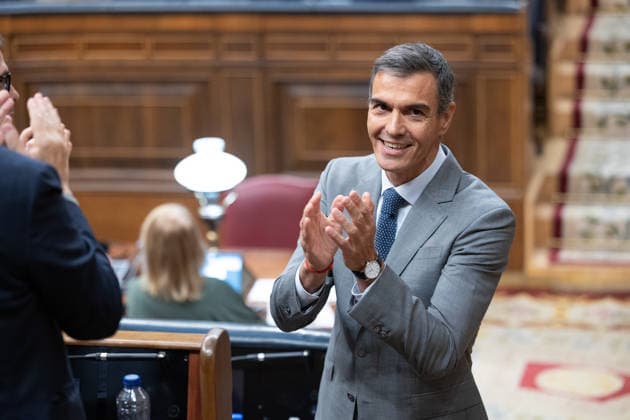 Congress Votes on Housing Decrees Prime Minister Pedro Sánchez during a plenary session in the Congress of Deputies on October 2, 2026, in Madrid, Spain. Congress is voting today on whether to ratify or repeal the two Royal Decrees on housing issued by the government this week in the Official State Gazette (BOE). Specifically, these are Royal Decree-Law 26 of 2026, dated September 29, which adopts urgent measures to protect the social function of housing and expand the supply of affordable housing, and Royal Decree-Law 27 2026, of September 29, adopting urgent measures to strengthen the stability of lease agreements for primary residences OCTOBER 2, 2026 Jesús Hellí Madrid Madrid Spain Copyright: xJesusxHellinx 7815692