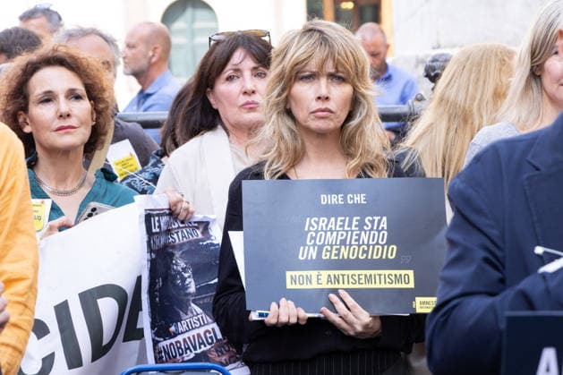 Protest Against The Anti-Semitism Bill - Italy Actress Loredana Cannata during the Protest against the anti-Semitism bill outside Montecitorio, in Rome, Italy, on October 2, 2026. Photo by Matteo Nardon IPA ABACAPRESS.COM Rome Italia Roma Italy  Copyright: xIPA ABACAx