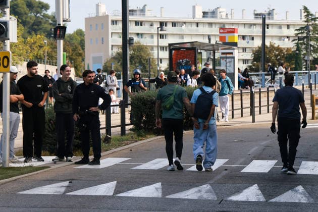 Arrest of two young people by the police. Blockade of the Joliot Curie Sixth Form College in Aubagne by pupils on 2 October 2026 - 02 11 2026 - France Bouches-du-Rhone Marseille - SylvainxRostaingx xLexPictorium LePictorium_0341602