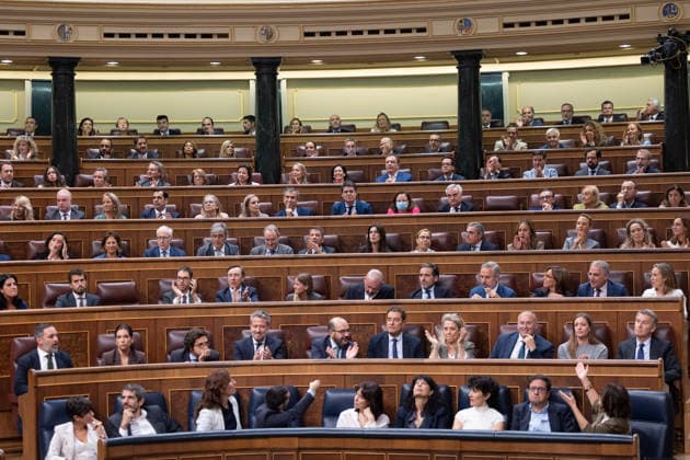 Congress Votes on Housing Decrees: Members of Congress during a plenary session at the Congress of Deputies on October 2, 2026, in Madrid, Spain. Congress is voting today on whether to ratify or repeal the two Royal Decrees on housing issued by the government this week in the Official State Gazette (BOE). Specifically, these are Royal Decree-Law 26 2026, of September 29, which adopts urgent measures to protect the social function of housing and expand the supply of affordable housing, and Royal Decree-Law 27 2026, dated September 29, adopting urgent measures to strengthen the stability of lease agreements for primary residences OCTOBER 2, 2026 Jesús Hellí Madrid Madrid Spain  Copyright: xJesusxHellinx 7815718