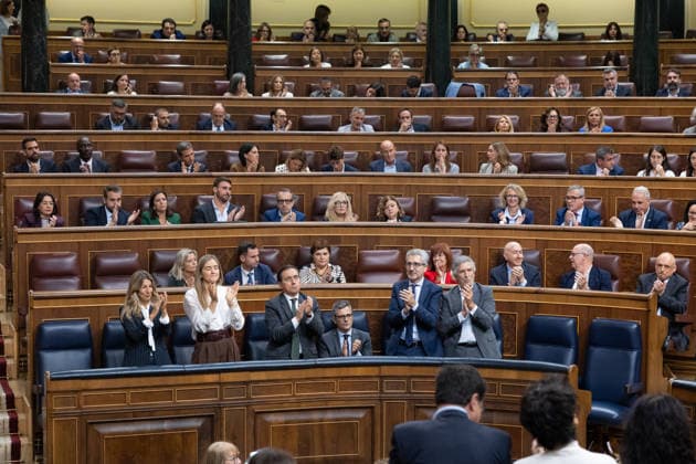 Congress Votes on Housing Decrees: Members of Congress during a plenary session at the Congress of Deputies on October 2, 2026, in Madrid, Spain. Congress is voting today on whether to ratify or repeal the two Royal Decrees on housing issued by the government this week in the Official State Gazette (BOE). Specifically, these are Royal Decree-Law 26 2026, of September 29, which adopts urgent measures to protect the social function of housing and expand the supply of affordable housing, and Royal Decree-Law 27 2026, dated September 29, adopting urgent measures to strengthen the stability of lease agreements for primary residences OCTOBER 2, 2026 Jesús Hellí Madrid Madrid Spain  Copyright: xJesusxHellinx 7815719