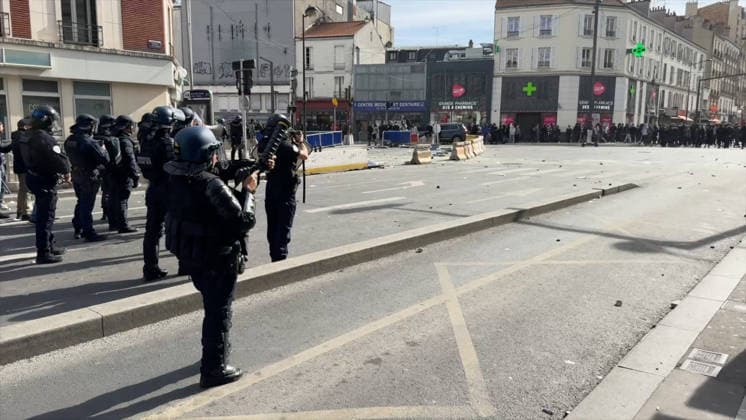 Clashes During Student Protest - Pantin Videograbs - Clashes between students and police during a student protest in Pantin, near Paris, France, on October 2, 2026. Since late September, students have been organizing protests outside their schools to highlight various issues, ranging from class schedules and class sizes to teacher shortages and excessive heat in classrooms during this year’s heat waves. These protests began in Île-de-France, the Paris region, but have now spread to other cities across the country. Photo by CLPRESS ABACAPRESS.COM Pantin France Copyright: xCLPRESS ABACAx
