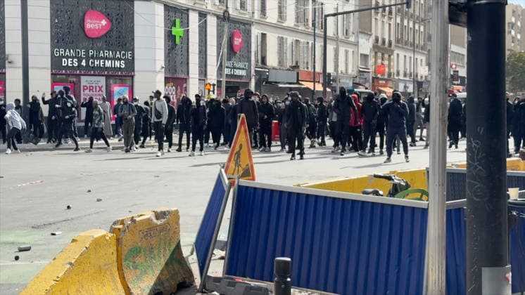 Clashes During Student Protest - Pantin Videograbs - Clashes between students and police during a student protest in Pantin, near Paris, France, on October 2, 2026. Since late September, students have been organizing protests outside their schools to highlight various issues, ranging from class schedules and class sizes to teacher shortages and excessive heat in classrooms during this year’s heat waves. These protests began in Île-de-France, the Paris region, but have now spread to other cities across the country. Photo by CLPRESS ABACAPRESS.COM Pantin France Copyright: xCLPRESS ABACAx