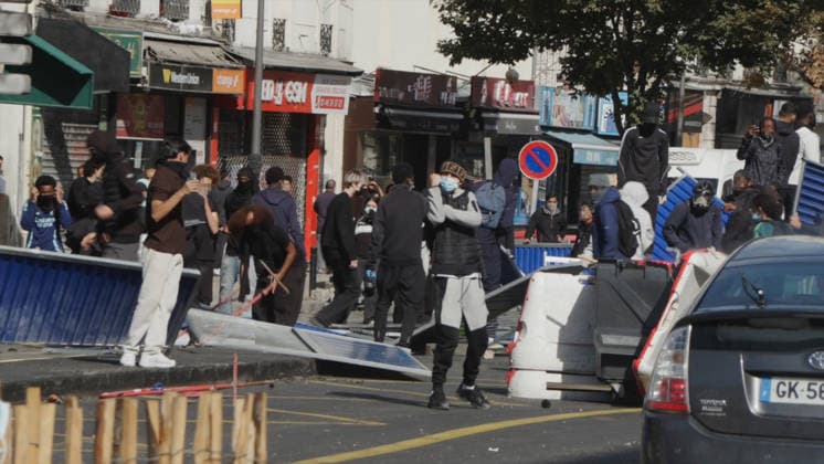 Clashes During Student Protest - Pantin Videograbs - Clashes between students and police during a student protest in Pantin, near Paris, France, on October 2, 2026. Since late September, students have been organizing protests outside their schools to highlight various issues, ranging from class schedules and class sizes to teacher shortages and excessive heat in classrooms during this year’s heat waves. These protests began in Île-de-France, the Paris region, but have now spread to other cities across the country. Photo by CLPRESS ABACAPRESS.COM Pantin France Copyright: xCLPRESS ABACAx