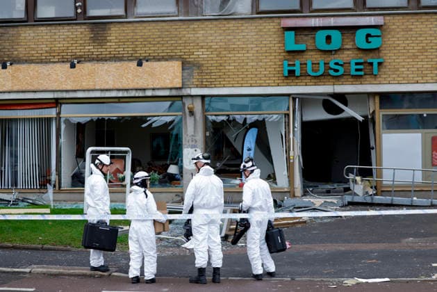 Explosion at Okern in Oslo, Oslo, October 2, 2026. Forensic technicians have arrived. Police evacuated the area and established a security perimeter around the building following a possible explosion at Okern in Oslo. Photo: Hanna Johre, NTB, Oslo, Norway. HgrlsCxCnco EDEDITORIAL USE ONLY Ref BNCHgrlsCxCnco jpg  Copyright: xHannaxJohrex xNTBx