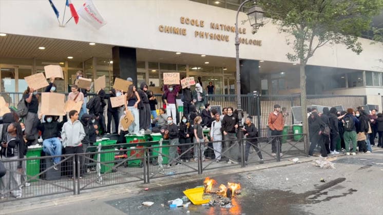 Student Protest - Paris Videograbs - Students are blocking access to the National School of Physical Chemistry and Biology in Paris (ENCPB – Pierre-Gilles-de-Gennes High School) in the 13th arrondissement of Paris during the student protest in Paris, France, on October 2, 2026. Since late September, students have been organizing protests outside their schools to highlight various issues, ranging from class schedules and class sizes to teacher shortages and excessive heat in classrooms during this year’s heat waves. These protests began in Île-de-France, the Paris region, but have now spread to other cities across the country. Photo by CLPRESS ABACAPRESS.COM Paris France  Copyright: xCLPRESS ABACAx