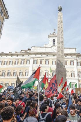 Protest against anti-Semitism bill in Rome ROME, ITALY - OCTOBER 02: Protesters gather outside the Italian Chamber of Deputies in Rome, Italy on October 2, 2026, as lawmakers debate the anti-Semitism bill DDL 1004. Demonstrators argue that the bill could curb criticism of Israel by equating it with racial hatred. Riccardo De Luca Anadolu Rome Italy. Editorial use only. Please get in touch for any other usage.  Copyright: x2026xAnadoluxRiccardoxDexLucax