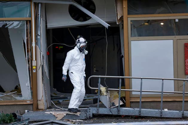 Explosion in Okern, Oslo Oslo 20261002 Forensic investigators have arrived and are working at the scene. Police evacuated an area and established a security perimeter around the building following a possible explosion in Okern, Oslo. Photo: Hanna Johre, NTB, Oslo, Norway 1DNzlfzly3E EDITORIAL USE ONLY Ref BNC1DNzlfzly3E jpg Copyright: xHannaxJohrex xNTBx