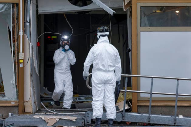Explosion in Okern, Oslo Oslo 20261002 Forensic technicians have arrived and are working at the scene. Police evacuated an area and established a security perimeter around the building following a possible explosion in Okern, Oslo. Photo: Hanna Johre, NTB, Oslo, Norway tImNsMLV6 4 EDITORIAL USE ONLY Ref BNCtImNsMLV6 4 jpg Copyright: xHannaxJohrex xNTBx