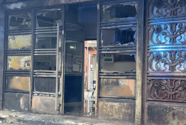 High School Blockades in France - School Buildings Facades Set on Fire Videograbs - Lycée Gaston Bachelard (Paris 13) building facade set on fire during clashes between students and police as protesting students carry out blockading actions in Paris,France, on October 2, 2026. Since late September, students have staged protests outside schools over grievances ranging from timetables, class sizes and a shortage of teachers to overheated classrooms during this year s heatwaves. The protests started in the Ile-de-France region around Paris but have now spread to other cities nationwide. Photo by CLPRESS ABACAPRESS.COM France  Copyright: xCLPRESS ABACAx