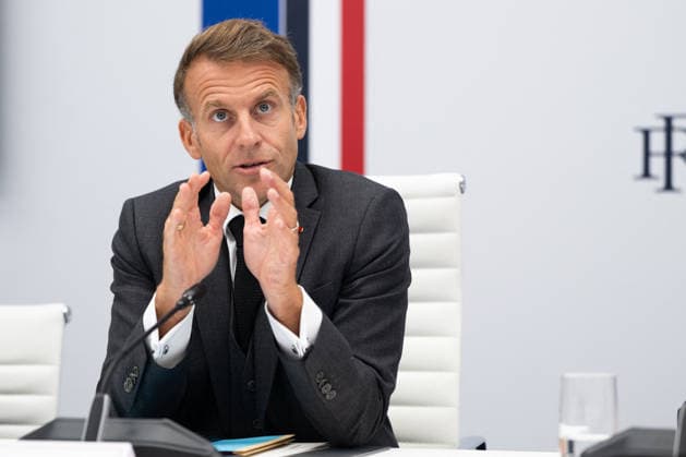 News Bilder des Tages G7 Videoconference at the Elysee Palace - Paris French President Emmanuel Macron speaks following a videoconference with G7 leaders at the Élysée Palace in Paris, France, on October 2, 2026. G7 leaders held talks to coordinate action on rising fuel prices, as Washington increased pressure on European countries to release strategic oil reserves or face a potential US diesel export ban. Photo by Jeanne Accorsini Pool ABACAPRESS.COM Paris France  Copyright: xAccorsinixJeanne Pool ABACAx