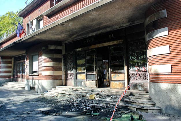 Student Protest - School Buildings Facades Set on Fire The façade of the Gaston-Bachelard high school in the 13th arrondissement damaged after the incident occurred as national student blockades forced the closure of more than 400 high schools amid rising political and security tensions. Paris, France, October 2, 2026 Photo Ait Adjedjou Karim ABACAPRESS.COM. Paris France  Copyright: xAitxAdjedjouxKarim ABACAx