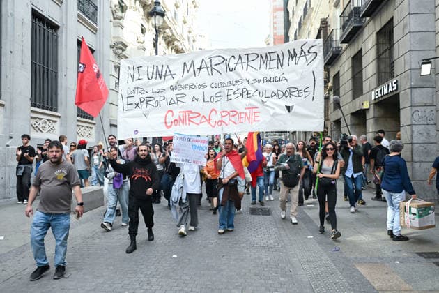 Protests Outside Congress Ahead of the Vote on Housing Decrees Several people gathered at Puerta del Sol on October 2, 2026, following Congress’s rejection of the housing measures, in Madrid, Spain. The Madrid Tenants’ Union has called for a protest outside the Congress of Deputies to demand a vote in favor of the two housing decrees proposed by the government this week. OCTOBER 2, 2026 HOUSING PROTEST SOL CONGRESS MEASURES Madrid Madrid Spain Copyright: xGustavoxValientex 7816198