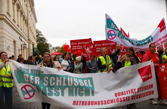 October 2, 2026, Leipzig, Saxony, Germany: LEIPZIG, GERMANY, OCTOBER 2, 2026: Families, childcare workers and educators demonstrate in Leipzig over staffing, funding and working conditions at daycare centres and after-school care facilities. Parents and children joined childcare employees as protesters marched through the city calling attention to concerns over the availability and quality of childcare services in Leipzig and the wider state of Saxony. Leipzig Germany - ZUMAq101 20261002_zna_q101_170 Copyright: xMariaxCastrox