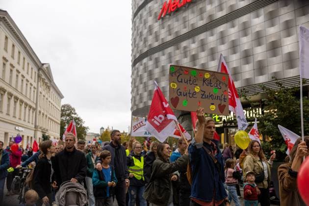 October 2, 2026, Leipzig, Saxony, Germany: LEIPZIG, GERMANY, OCTOBER 2, 2026: Families, childcare workers and educators demonstrate in Leipzig over staffing, funding and working conditions at daycare centres and after-school care facilities. Parents and children joined childcare employees as protesters marched through the city calling attention to concerns over the availability and quality of childcare services in Leipzig and the wider state of Saxony. Leipzig Germany - ZUMAq101 20261002_zna_q101_167 Copyright: xMariaxCastrox