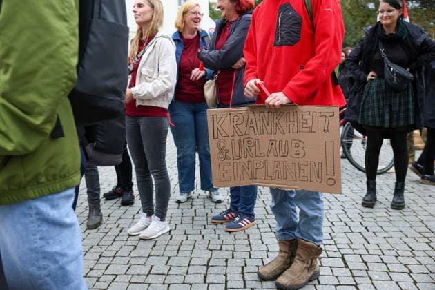 October 2, 2026, Leipzig, Saxony, Germany: LEIPZIG, GERMANY, OCTOBER 2, 2026: Families, childcare workers and educators demonstrate in Leipzig over staffing, funding and working conditions at daycare centres and after-school care facilities. Parents and children joined childcare employees as protesters marched through the city calling attention to concerns over the availability and quality of childcare services in Leipzig and the wider state of Saxony. Leipzig Germany - ZUMAq101 20261002_zna_q101_165 Copyright: xMariaxCastrox