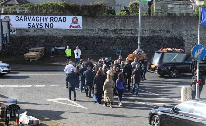 Garvaghy Road protest continues into day 6 PORTADOWN, NORTHERN IRELAND - OCTOBER 2: Residents of Garvaghy Road and their supporters continue to gather in the area amid the ongoing dispute in Portadown, Northern Ireland on October 02, 2026. Last Friday’s Parades Commission decision to allow the Orange Order to hold a procession along the predominantly nationalist Garvaghy Road sparked renewed tensions in Northern Ireland. The dispute is due to go before a legal appeal on Monday following talks hosted by the Northern Ireland Secretary. Residents of Garvaghy Road and their supporters continue to gather in the area amid the ongoing dispute. Conor McCaughley Anadolu Portadown Northern Ireland. Editorial use only. Please get in touch for any ot  Copyright: x2026xAnadoluxConorxMcCaughleyx