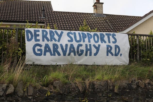 News Bilder des Tages Garvaghy Road protest continues into day 6 PORTADOWN, NORTHERN IRELAND - OCTOBER 2: Residents of Garvaghy Road and their supporters continue to gather in the area amid the ongoing dispute in Portadown, Northern Ireland on October 02, 2026. Last Friday’s Parades Commission decision to allow the Orange Order to hold a procession along the predominantly nationalist Garvaghy Road sparked renewed tensions in Northern Ireland. The dispute is due to go before a legal appeal on Monday following talks hosted by the Northern Ireland Secretary. Residents of Garvaghy Road and their supporters continue to gather in the area amid the ongoing dispute. Conor McCaughley Anadolu Portadown Northern Ireland. Editorial use only. Please get in touch for any ot  Copyright: x2026xAnadoluxConorxMcCaughleyx