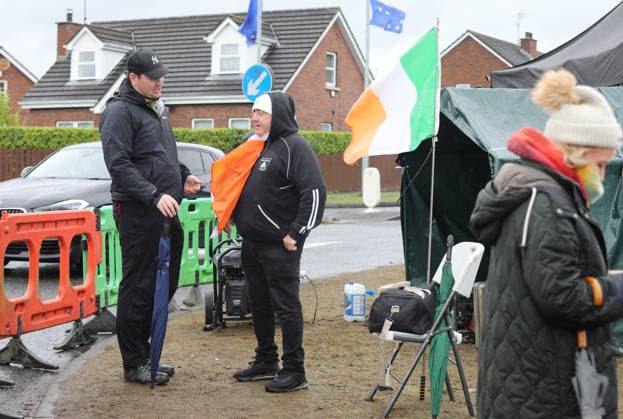 Garvaghy Road protest continues into day 6 PORTADOWN, NORTHERN IRELAND - OCTOBER 2: Residents of Garvaghy Road and their supporters continue to gather in the area amid the ongoing dispute in Portadown, Northern Ireland on October 02, 2026. Last Friday’s Parades Commission decision to allow the Orange Order to hold a procession along the predominantly nationalist Garvaghy Road sparked renewed tensions in Northern Ireland. The dispute is due to go before a legal appeal on Monday following talks hosted by the Northern Ireland Secretary. Residents of Garvaghy Road and their supporters continue to gather in the area amid the ongoing dispute. Conor McCaughley Anadolu Portadown Northern Ireland. Editorial use only. Please get in touch for any ot  Copyright: x2026xAnadoluxConorxMcCaughleyx