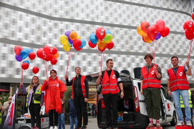 October 2, 2026, Leipzig, Saxony, Germany: LEIPZIG, GERMANY, OCTOBER 2, 2026: Families, childcare workers and educators demonstrate in Leipzig over staffing, funding and working conditions at daycare centres and after-school care facilities. Parents and children joined childcare employees as protesters marched through the city calling attention to concerns over the availability and quality of childcare services in Leipzig and the wider state of Saxony. Leipzig Germany - ZUMAq101 20261002_zna_q101_161 Copyright: xMariaxCastrox