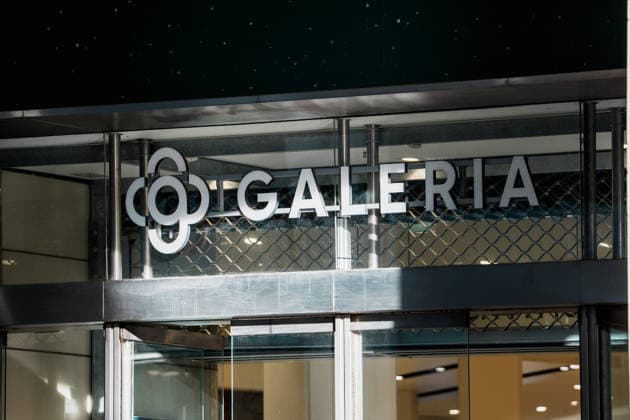 Sign at the entrance to Galeria Karstadt Kaufhof, Hamburg branch, Germany, shopping street, department store, bankruptcy, insolvency, shopping, strolling, pedestrian zone Copyright: xThiemoxRudolphx
