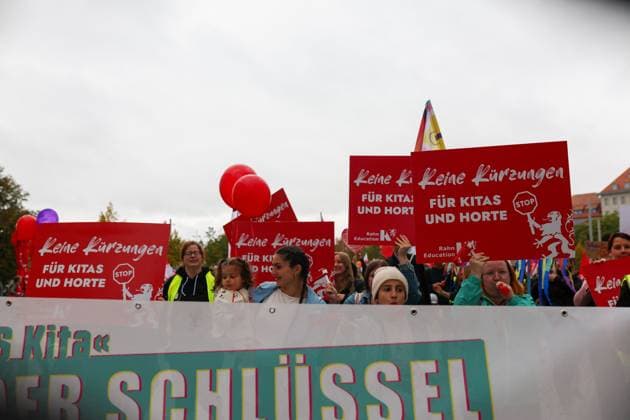October 2, 2026, Leipzig, Saxony, Germany: LEIPZIG, GERMANY, OCTOBER 2, 2026: Families, childcare workers and educators demonstrate in Leipzig over staffing, funding and working conditions at daycare centres and after-school care facilities. Parents and children joined childcare employees as protesters marched through the city calling attention to concerns over the availability and quality of childcare services in Leipzig and the wider state of Saxony. Leipzig Germany - ZUMAq101 20261002_zna_q101_157 Copyright: xMariaxCastrox