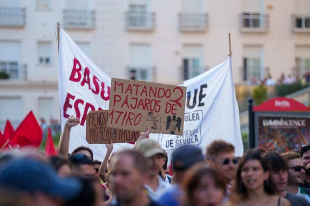 The Seville Tenants’ Union is organizing a demonstration for the right to housing. Images from the demonstration through the streets of Seville for the right to housing. October 2, 2026, in Seville, Andalusia, Spain The Seville Tenants’ Union is organizing a demonstration under the slogan Seville for the Right to Housing to demand measures against evictions, exorbitant rents, and real estate speculation October 2, 2026 Francisco J Seville, Andalusia Seville, Andalusia, Spain Copyright: xFranciscoxJ.xOlmox 7816426